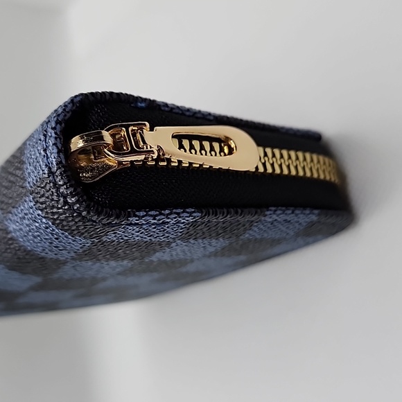 Small Zip Around Card Case - Picture 4 of 9